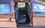 vehicle image #9