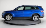 vehicle image #5