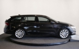 vehicle image #9