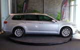 vehicle image #9