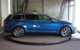 vehicle image #9