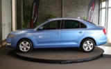 vehicle image #5