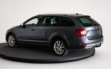 vehicle image #8