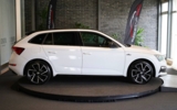 vehicle image #9
