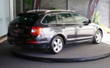 vehicle image #8