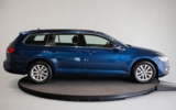 vehicle image #9