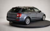 Škoda Octavia Combi 2.0 TDI Elegance/Style – fotografia 8