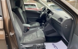 vehicle image #23