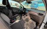 vehicle image #25