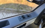 vehicle image #9