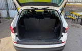 vehicle image #9