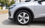 vehicle image #4