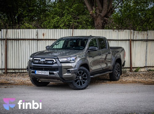Toyota Hilux DC 2.8 I D-4D Invincible 1. majiteľ v záruke, nelakované, ochrana podvozku
